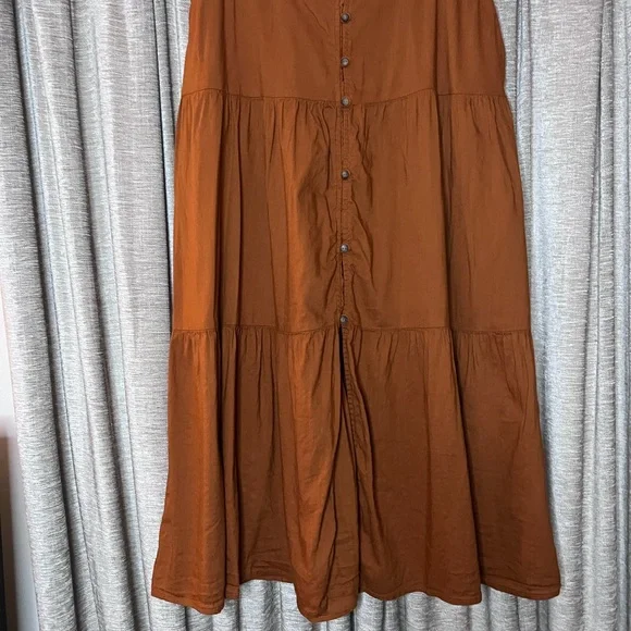 Old Navy Tiered Button Front A-Line Brown Midi Skirt in Size Large - Picture 4 of 13